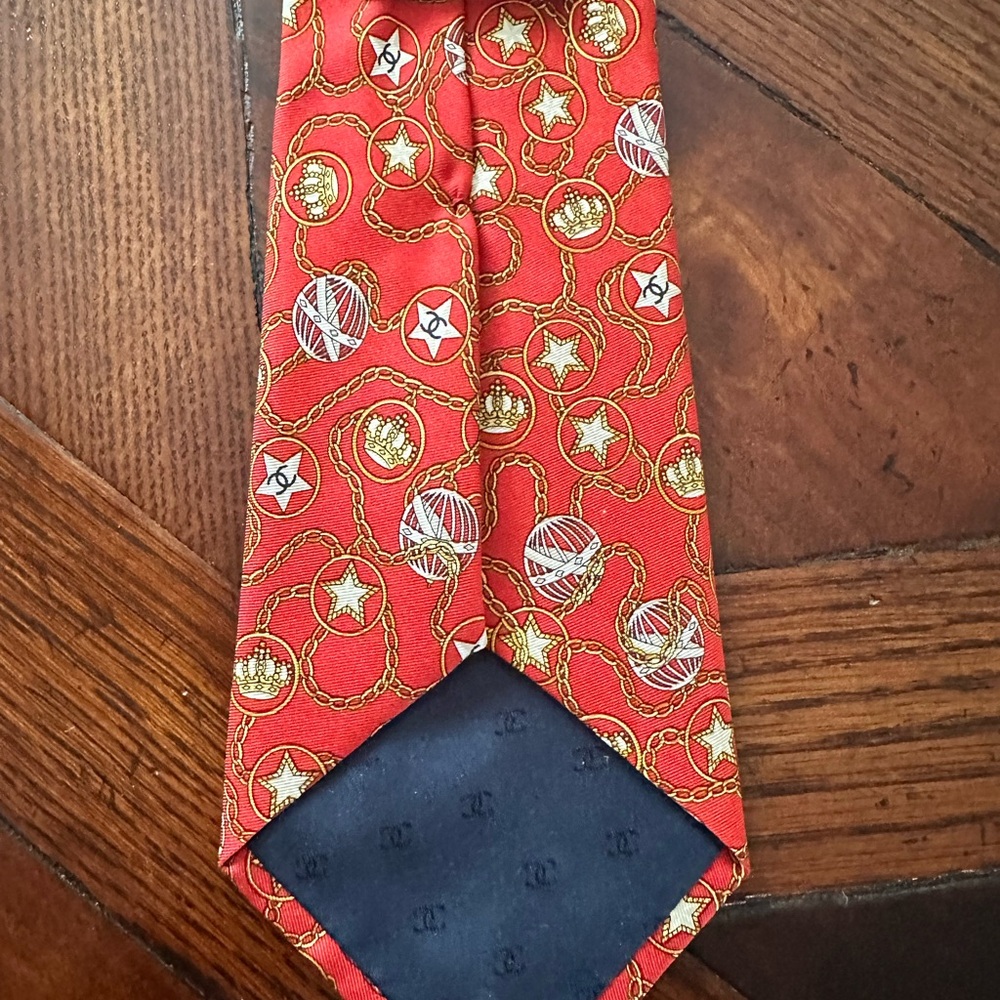 Chanel Red Patterned Tie - Picture 11 of 16
